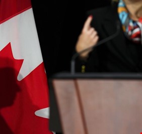 كندا تفرض عقوبات على 22 إيرانيا بينهم قضاة ومسؤولو سجون