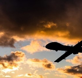 أوكرانيا تعلن عن إنتاج مسيّرة بعيدة المدى قادرة على حمل رؤوس حربية