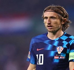 مودريتش يتبرأ من خيانة زميله في ريال مدريد
