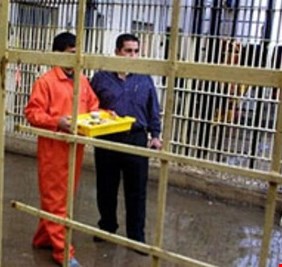 ملف إطعام السجناء العراقيين: سرقة أكثر من 116 مليون دولار سنوياً
