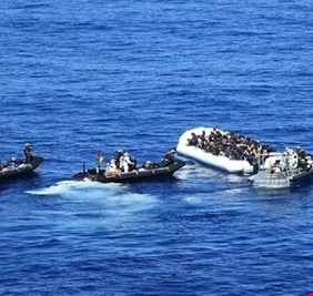 فرنسا تنقذ 166 مهاجرا خلال محاولتهم عبور المانش إلى بريطانيا