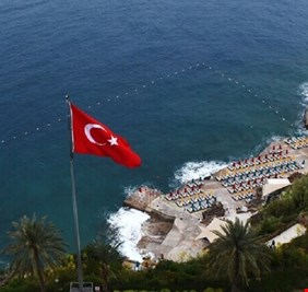 تركيا تحذر اليونان من احتمال إعلان أحادي الجانب لمنطقتها الاقتصادية الخالصة