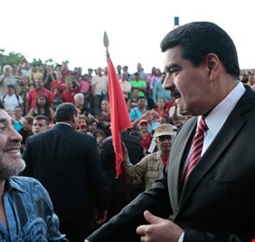 مادورو يهنئ الأرجنتين: متأكد من أن صديقي مارادونا يحتفل معنا