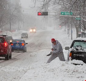 ارتفاع كبير في عدد قتلى أسوأ عاصفة ثلجية تضرب الولايات المتحدة