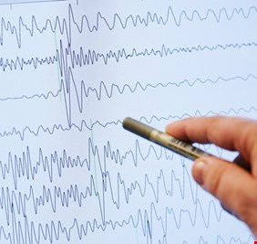 اليونان.. زلزال جديد يضرب جزيرة قرب أثينا ويحير العلماء