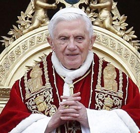 وفاة بابا الفاتيكان السابق