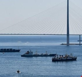 تركيا.. الضباب الكثيف يتسبب بإيقاف حركة الملاحة في مضيق البسفور