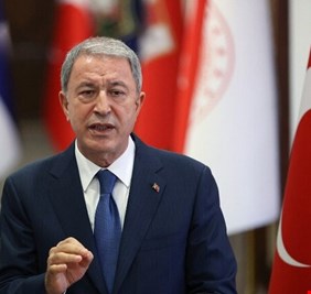 وزير الدفاع التركي يتهم اليونان بـ