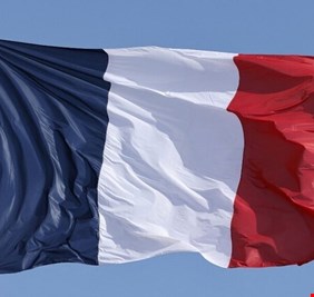 فرنسا.. إخلاء 20 مدرسة بعد تهديدات بهجمات بالقنابل والمتفجرات