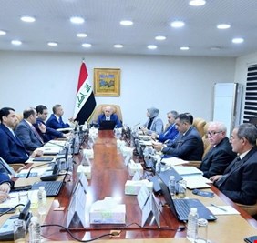 الحكومة تلزم وزاراتها باستخدام الدينار العراقي في التعاملات مع المواطنين