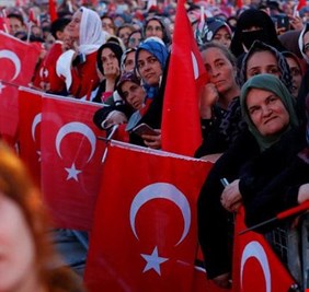 في مدينة تركية.. كل امرأة طولها دون 160 سم ينصح بجلوسها في المنزل وعدم الخروج