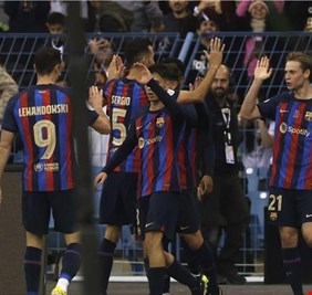 برشلونة يتوج بلقب كأس السوبر الإسباني بعد سحقه ريال مدريد بثلاثة أهداف لهدف