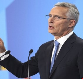 ستولتنبرغ يعلن عن مزيد من الأسلحة الثقيلة لأوكرانيا 