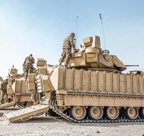 طائرات مسيّرة تهاجم قاعدة عسكرية للتحالف الدولي في سوريا