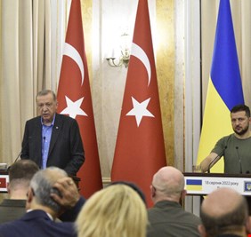 زيلينسكي: بحثت مع أردوغان توسيع 