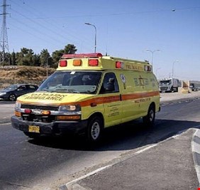 إصابة 12 شخصا نتيجة انقلاب حافلة قرب نهر الأردن