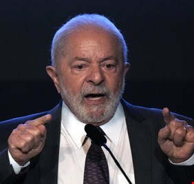 الرئيس البرازيلي لولا دا سيلفا يقيل قائد الجيش في أعقاب أعمال الشغب