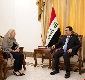 صحيفة أمريكية تكشف سر لقاءات السفيرة  رومانوسكي مع السوداني: حذرته 10 مرات من ملف تهريب الدولار