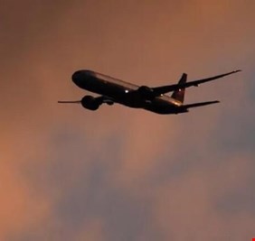 وسائل إعلام: لم يتم العثور على قنابل أو متفجرات على متن الطائرة الأيرلندية التي هبطت في أثينا