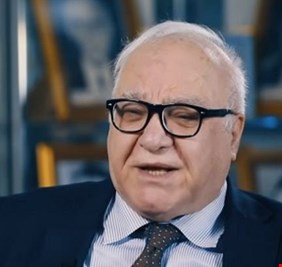 مستشار السوداني المالي يقدم حلولاً جديدة للحد من أزمة الدولار