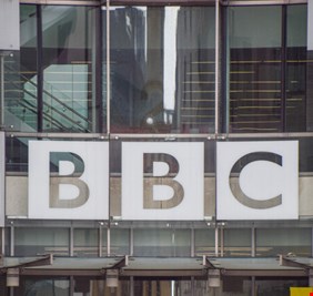 إذاعة BBC العربية تتوقف عن البث بعد 85 عاما