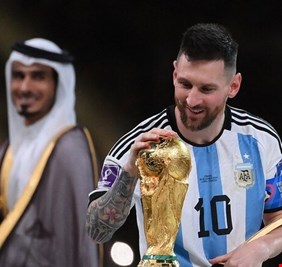 ميسي يكشف سبب حجب حسابه على 