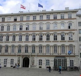 النمسا تلجأ إلى سلاح 