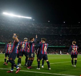 برشلونة يطير بصدارة الدوري الإسباني
