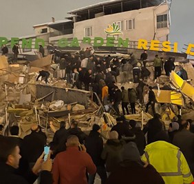 قتلى وجرحى جراء زلزال بقوة 7.9 درجات ضرب جنوب تركيا