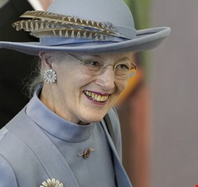 ملكة الدنمارك قد تخضع هذا الشهر لعملية جراحية بسبب آلام الظهر