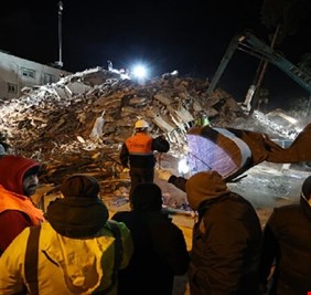 إدارة الكوارث: ارتفاع عدد ضحايا الزلزال في تركيا إلى 12.391 ألف قتيل