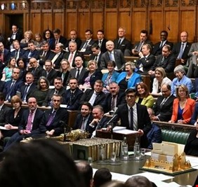 بريطانيا.. رفع رواتب أعضاء البرلمان