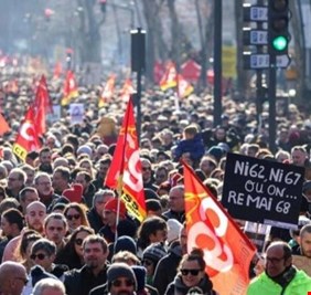 عاصفة احتجاحات عمالية منتظرة في فرنسا.. ماكرون تحت الضغط