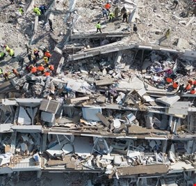 زلزال تركيا.. فرق الإنقاذ الروسية تنتشل رجلا أمضى 7 أيام تحت الأنقاض