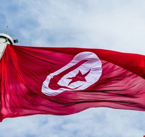 قضية التآمر على أمن الدولة.. السلطات التونسية تحقق مع 20 سياسيا وقياديا أمنيا