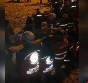 زلزال تركيا.. إنقاذ طفل من تحت الأنقاض بعد 260 ساعة