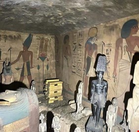 العثور على مقبرة فرعونية 