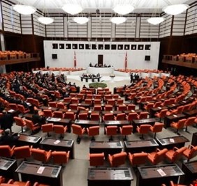 البرلمان التركي يمدد تعليق عمله حتى 28 شباط الجاري