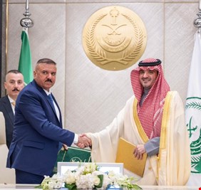 بالصور .. وزير الداخلية عبد الأميري الشمري يوقع في الرياض مع نظيره السعودي بروتوكول تعاون أمني مشترك
