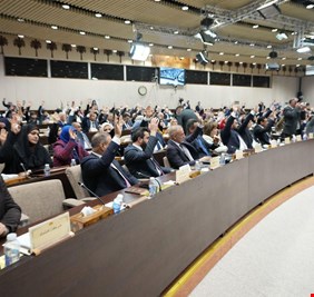 البرلمان يناقش مع وزير الكهرباء إمكانية التخلي عن الغاز الإيراني و البدائل المطروحة