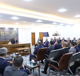 فائق زيدان يوجه بحسم الدعاوى القضائية المعروضة خلال زيارة الى ذي قار