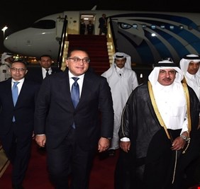 الأولى من نوعها.. وصول رئيس الوزراء المصري إلى قطر على رأس وفد وزاري