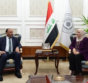 طيف سامي تبحث مع عدد من النواب ملف الموازنة العامة