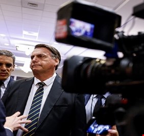 قدمت له كهدية.. الرئيس البرازيلي السابق ينفي تهريبه مجوهرات السعودية إلى البرازيل