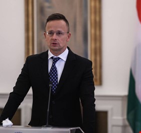 بودابست تعرض الحل الوحيد الذي يمكن أن يضع حدا للنزاع في أوكرانيا