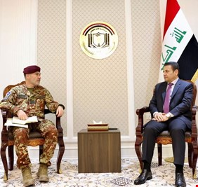 الأعرجي لقائد بعثة حلف الناتو: العراق يعمل على إنهاء الخلافات بالمنطقة