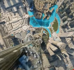 بالفيديو : مشهد يحبس الانفاس .. كيف سيكون السقوط من برج خليفة؟