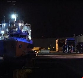 إنقاذ أكثر من 1300 مهاجر قبالة سواحل إيطاليا