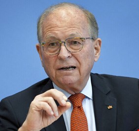 سياسي ألماني: حان وقت إطلاق عملية سلام في أوكرانيا