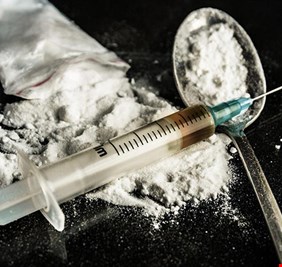العراق يتجه لفحص الموظفين و الطلبة لكشف مدمني المخدرات